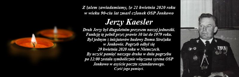 Wspomnienie o treści jak wyżej. Z lewej strony palące się znicze, z prawej strony - zdjęcie zmarłego.