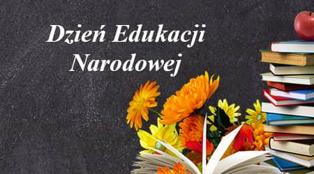 Źródło grafiki: UG Jonkowo. Napis dzień edukacji narodowej. W tle bukiet kwiatów i książki ułożone w stos.